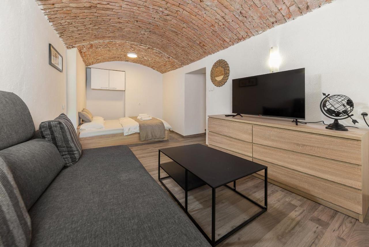 Apartment Gong Любляна Экстерьер фото